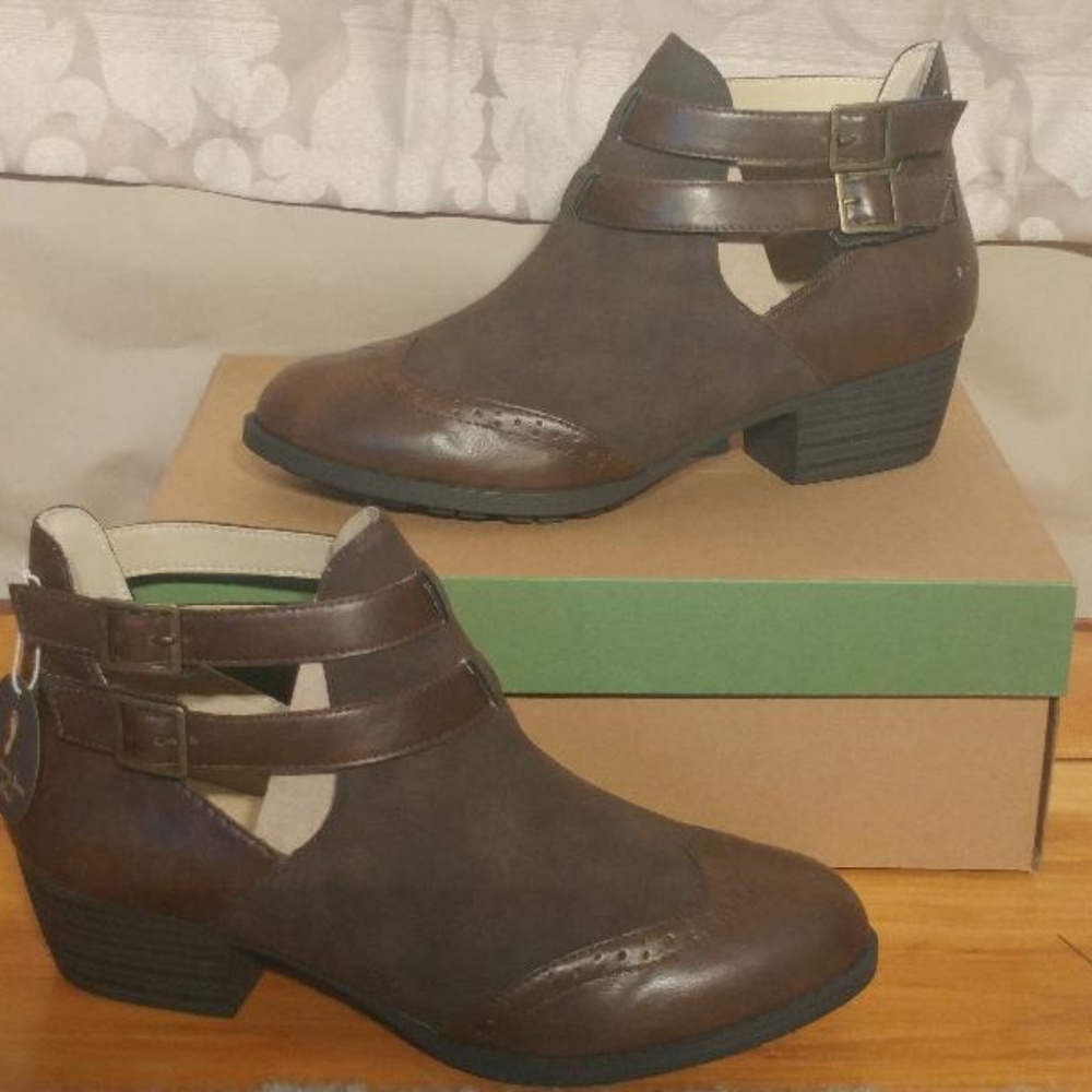 ‼️ NWT JAMBU Strappy Wingtip Ankle Boots